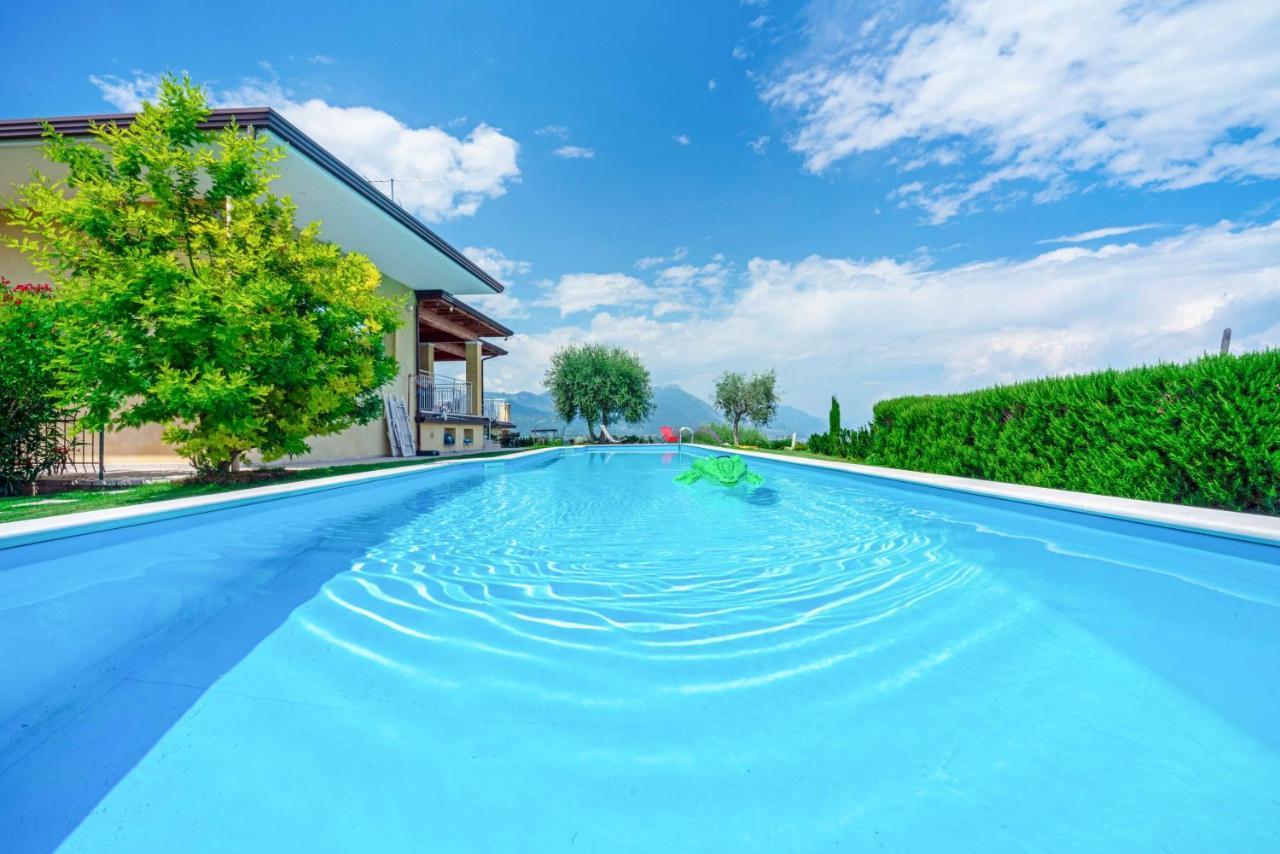 ソイアーノ・デル・ラーゴ Piscina Panoramica - La Casa Volanteヴィラ エクステリア 写真