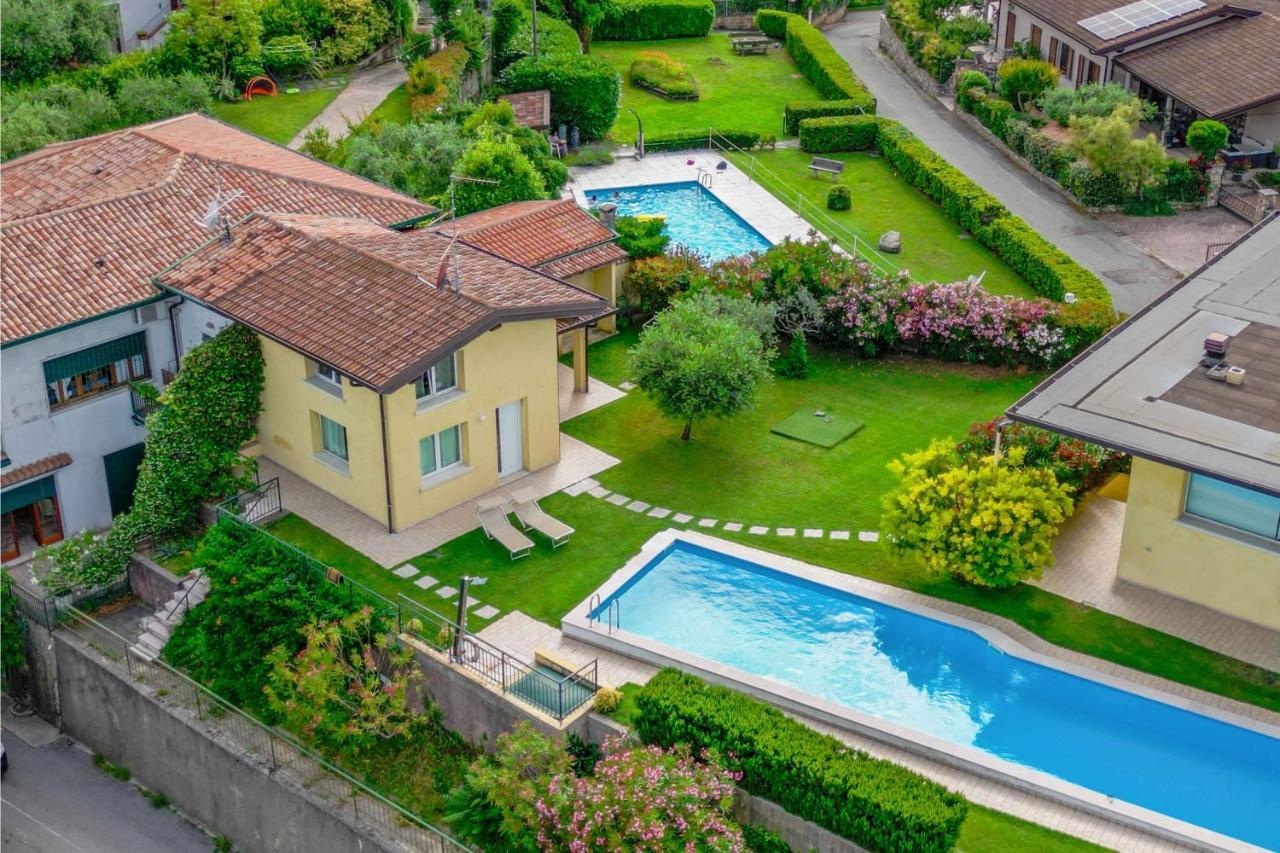 ソイアーノ・デル・ラーゴ Piscina Panoramica - La Casa Volanteヴィラ エクステリア 写真